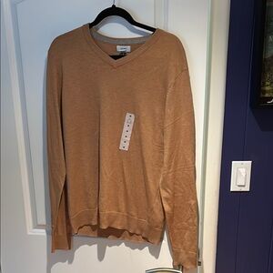 Men's Old Navy Tan V-Neck Sweater